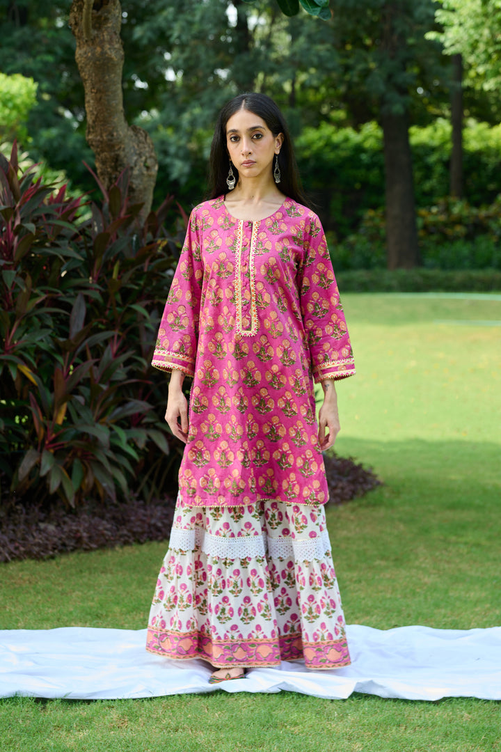 Boota Rani Mughal Rani Pink Gharara Set ( Set Of 3)