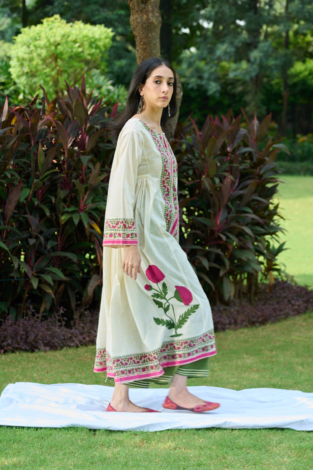 Boota Ivory Mughal Choga Set ( Set Of 2)
