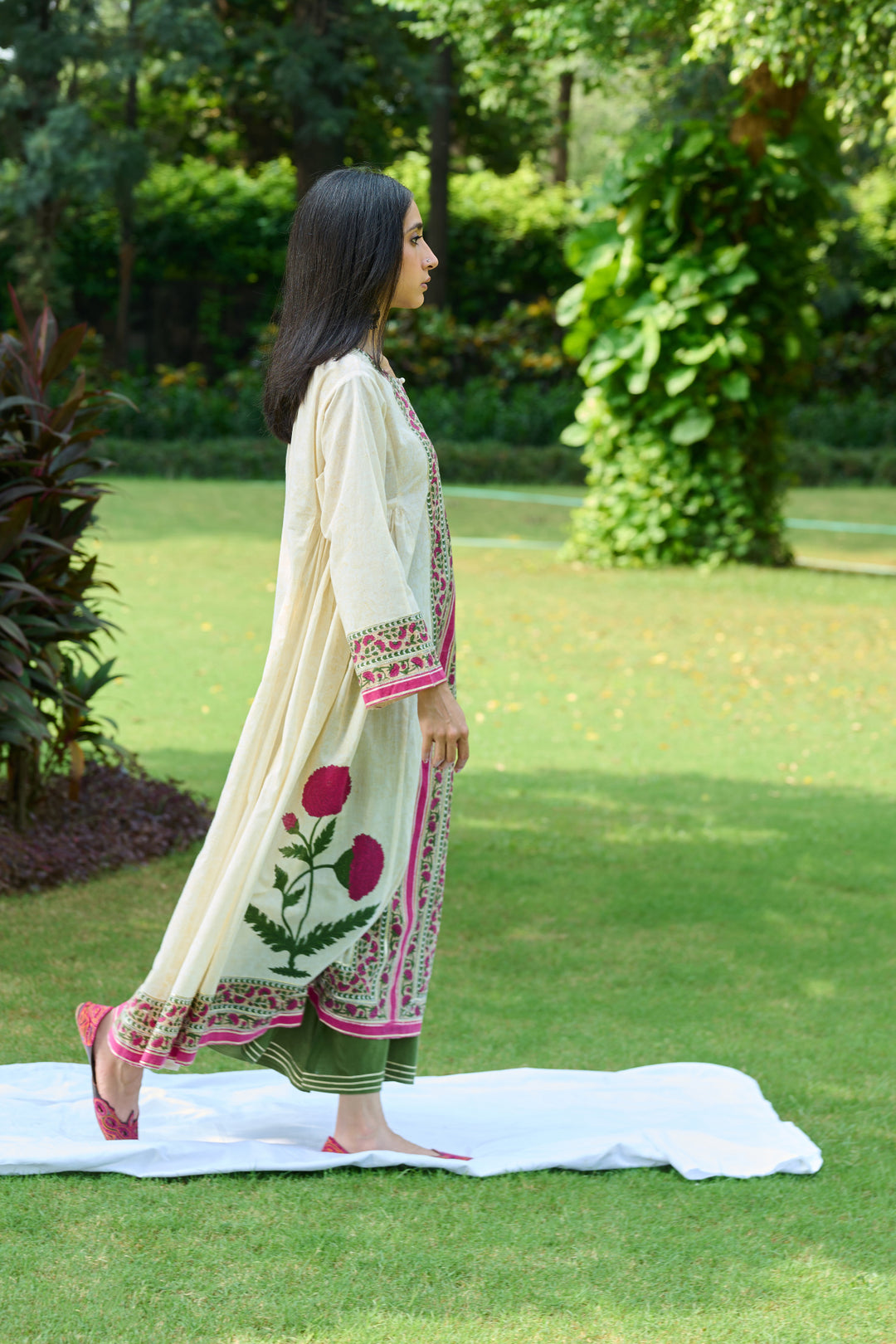 Boota Ivory Mughal Choga Set ( Set Of 2)