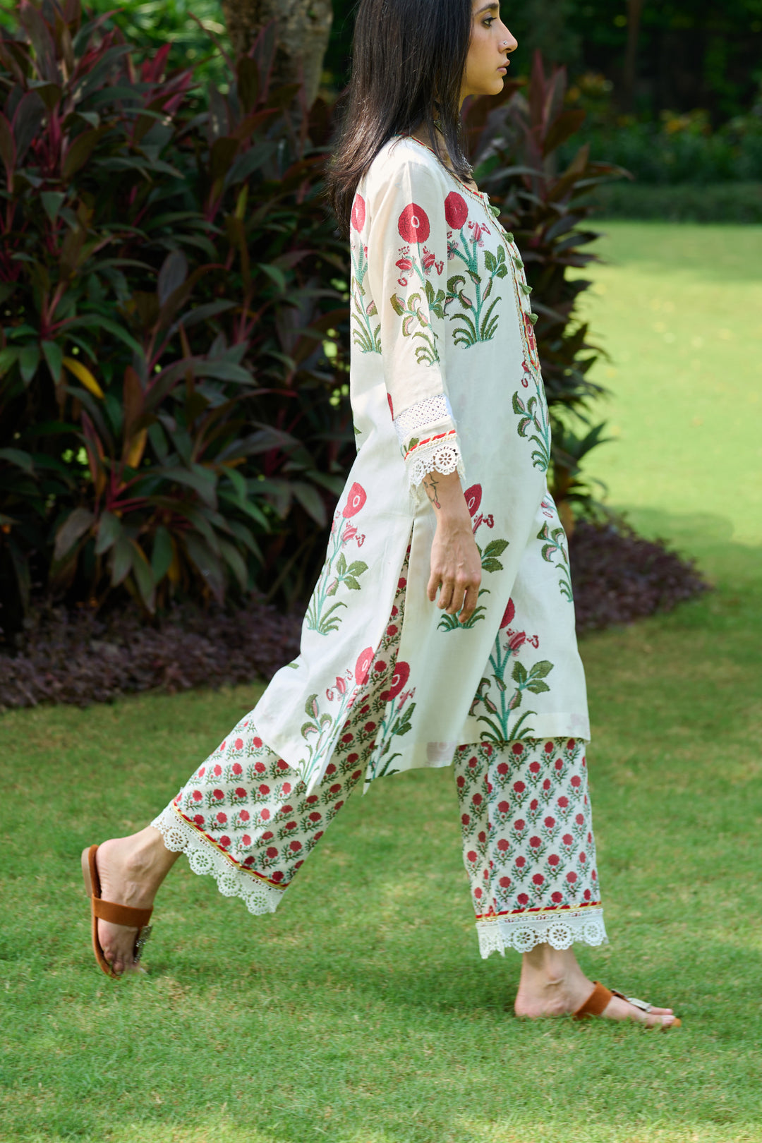 Boota Ivory Red Mughal Print Kurta With Palazzo And Dupatta ( Setof 3)