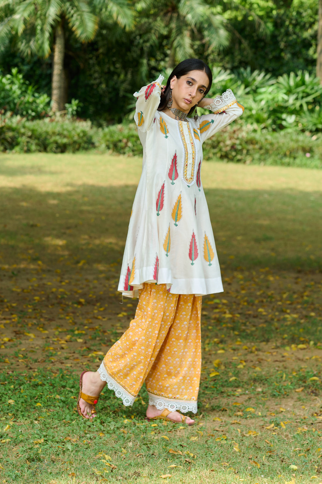 Boota Ivory Leaf Short Anarkali With Farshi Salwar And Dupatta ( Set Of 3)
