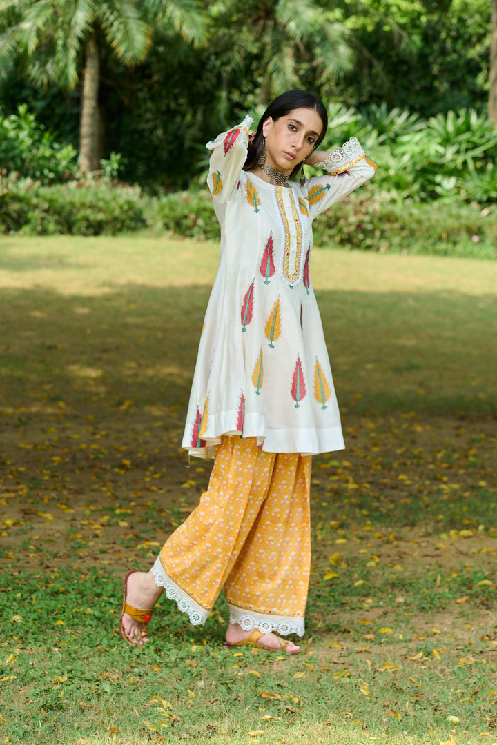 Boota Ivory Leaf Short Anarkali With Farshi Salwar And Dupatta ( Set Of 3)