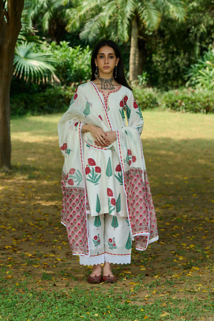 Boota Ivory Red Mughal Print Kurta With Palazzo And Dupatta ( Setof 3)