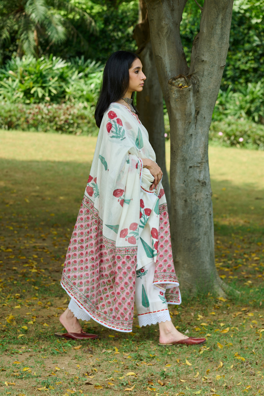 Boota Ivory Red Mughal Print Kurta With Palazzo And Dupatta ( Setof 3)