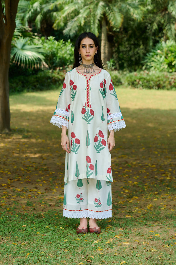 Boota Ivory Red Mughal Print Kurta With Palazzo And Dupatta ( Setof 3)
