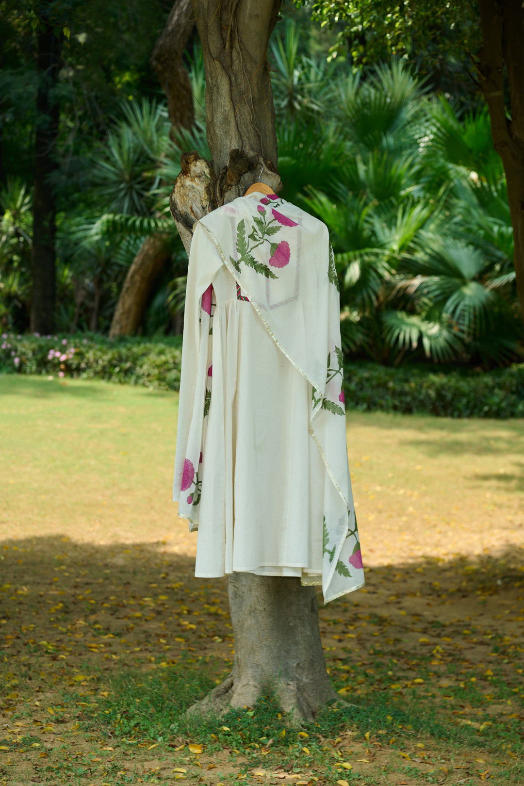 Boota Ivory Solid Anarkali With Chooridar And Mughal Dupatta ( Set Of 3)