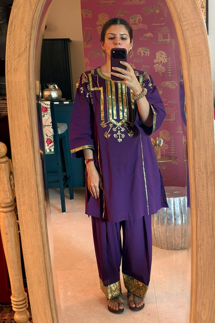 Boota Jaamuni choga with farshi salwar (Set of 2)