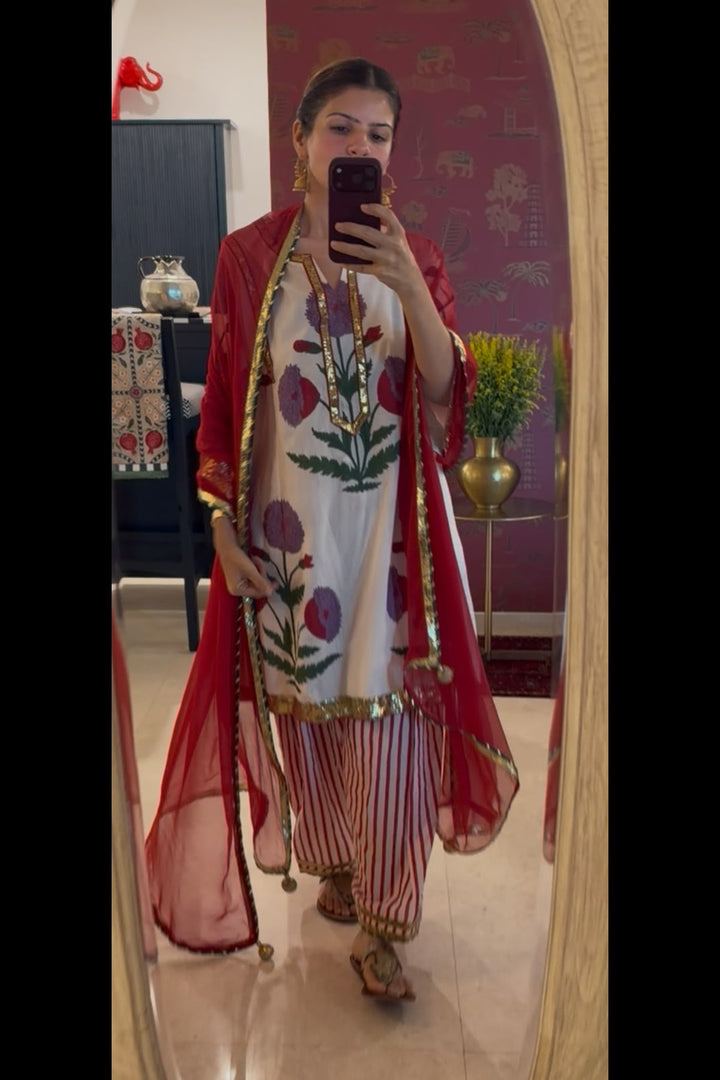 Boota Poppy choga set with red chiffon dupatta (Set of 3)