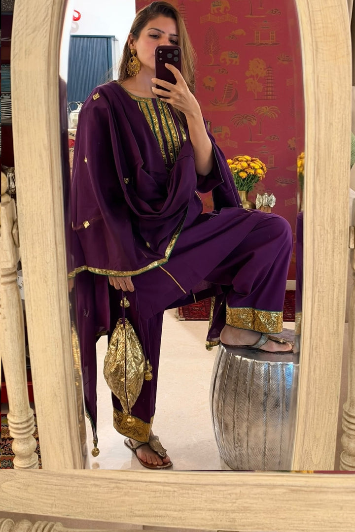 Boota Jaamuni choga with salwar and dupatta