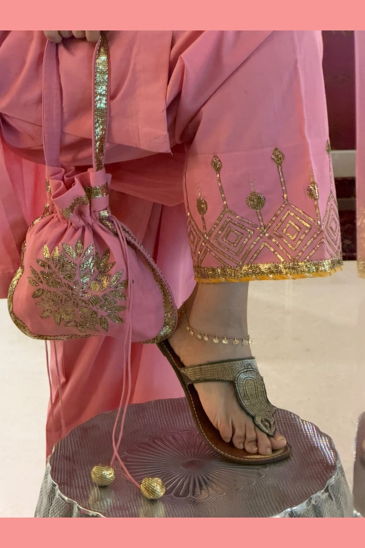 Boota Pushpa potli