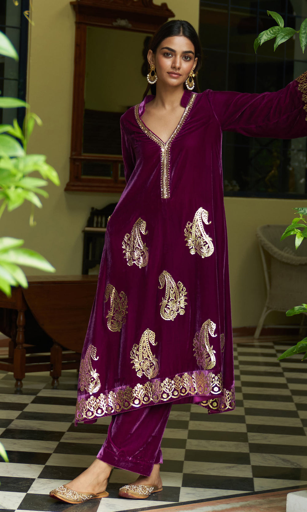 zooni foils fuchsia Paisley foil print kaftan set set of 2 sample1