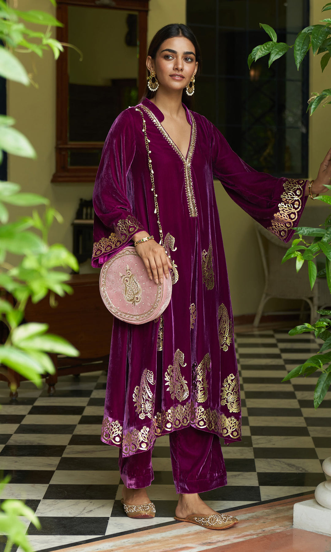 zooni foils soft pink paisley sling bag sample3