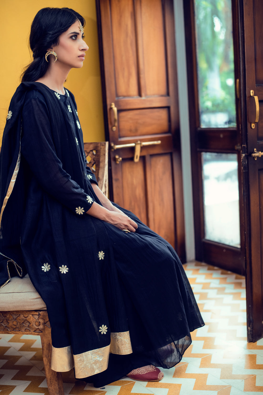 Ridhi Suri AAFREEN FLOWER GOTA YOKE GATHER DROP WAIST GATHER ANARKALI SET 0F 3 - BLACK