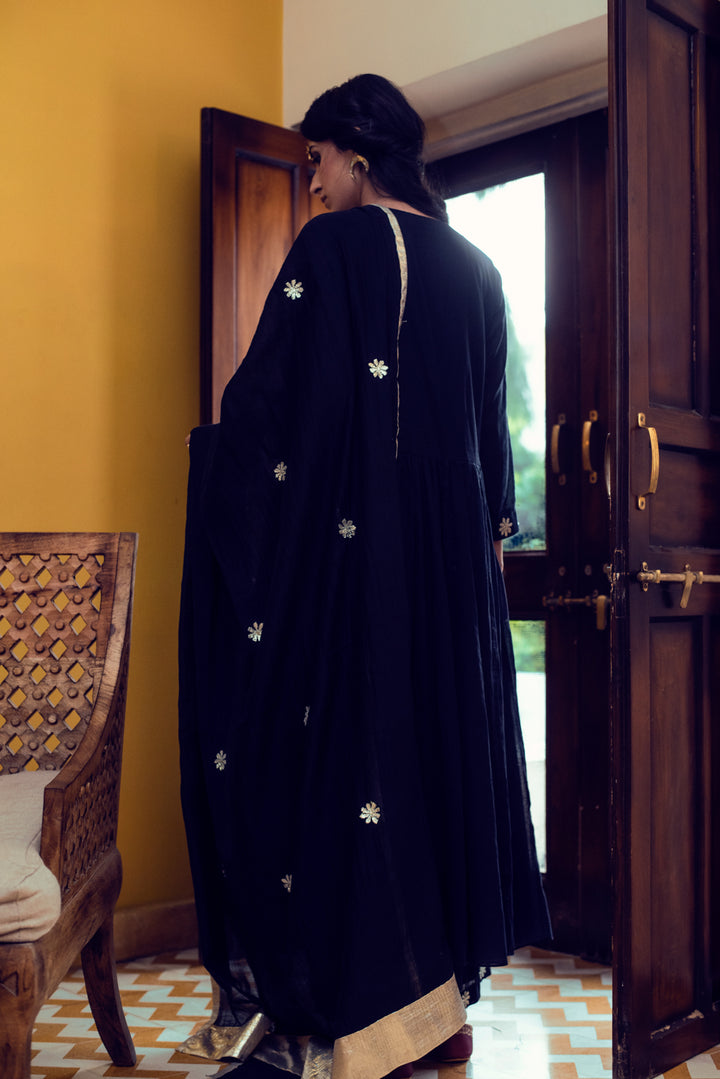 Ridhi Suri AAFREEN FLOWER GOTA YOKE GATHER DROP WAIST GATHER ANARKALI SET 0F 3 - BLACK