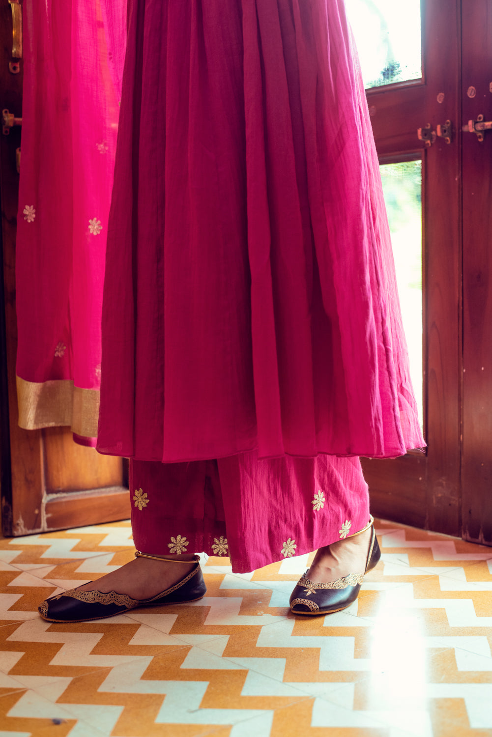 Ridhi Suri GENELIA D'SOUZA IN AAFREEN FLOWER GOTA YOKE GATHER DROP WAIST GATHER ANARKALI SET 0F 3  - RANI PINK
