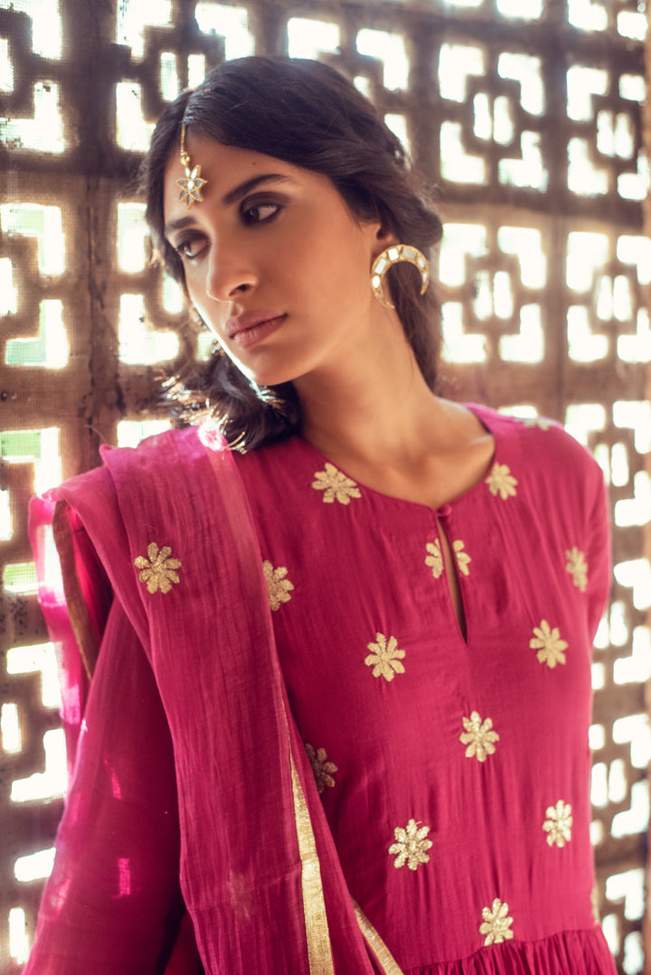 Ridhi Suri GENELIA D'SOUZA IN AAFREEN FLOWER GOTA YOKE GATHER DROP WAIST GATHER ANARKALI SET 0F 3  - RANI PINK