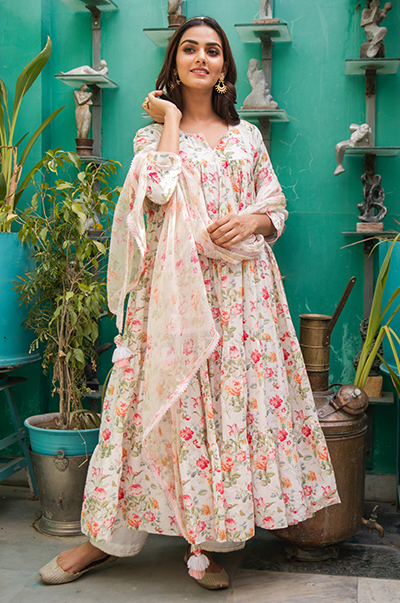 Ridhi Suri Phulwaari White Floral printed Gathered Anarkali with pant and dupatta- set of 3