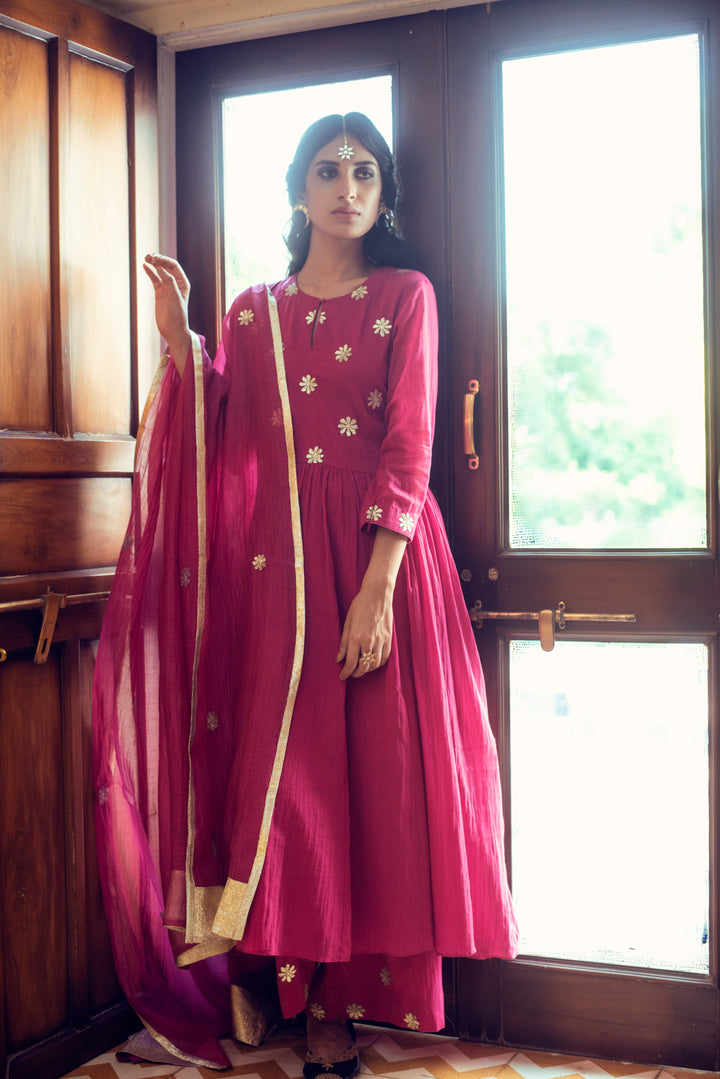 Ridhi Suri GENELIA D'SOUZA IN AAFREEN FLOWER GOTA YOKE GATHER DROP WAIST GATHER ANARKALI SET 0F 3  - RANI PINK