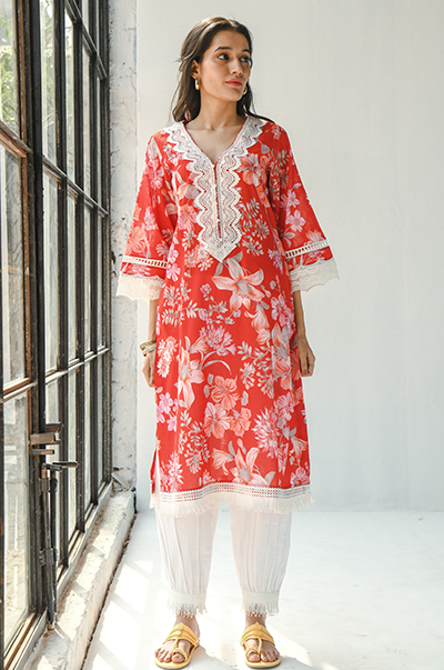 Ridhi Suri Hayat Red Floral print kurta with Fringe lace Salwar - Set of 2