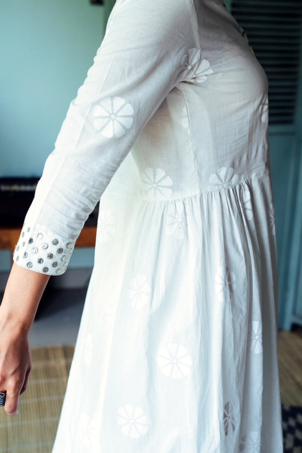 Ridhi Suri Gul Ivory Badla Embroidered Kurta with Pants - Set of 2