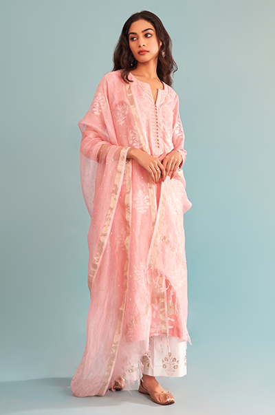 Ridhi Suri Pink foil printed kurta with foil print palazzo and organza dupatta