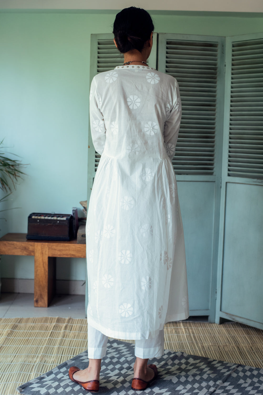 Ridhi Suri Gul Ivory Badla Embroidered Kurta with Pants - Set of 2