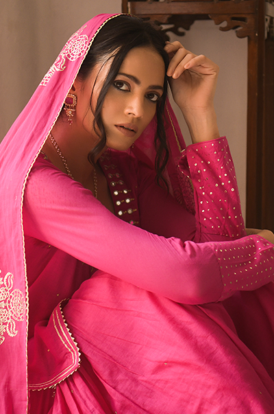 Ridhi Suri SE Rani short kurta with gharara and dupatta -set of 3