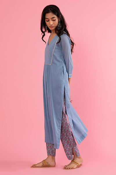 Ridhi Suri Kapaas (Blockprinted Cottons) Solid Blue Mukaish Kurta with hand block print Pants and Blue Printed Dupatta- Set of 3