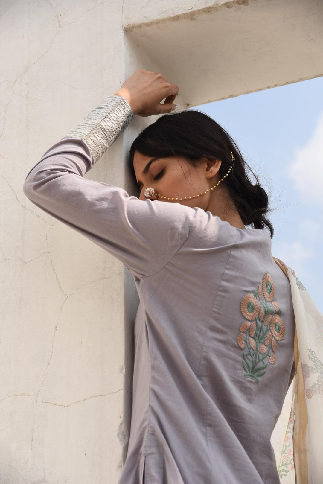 Grey Back Boota with Block Printed Chanderi Dupatta