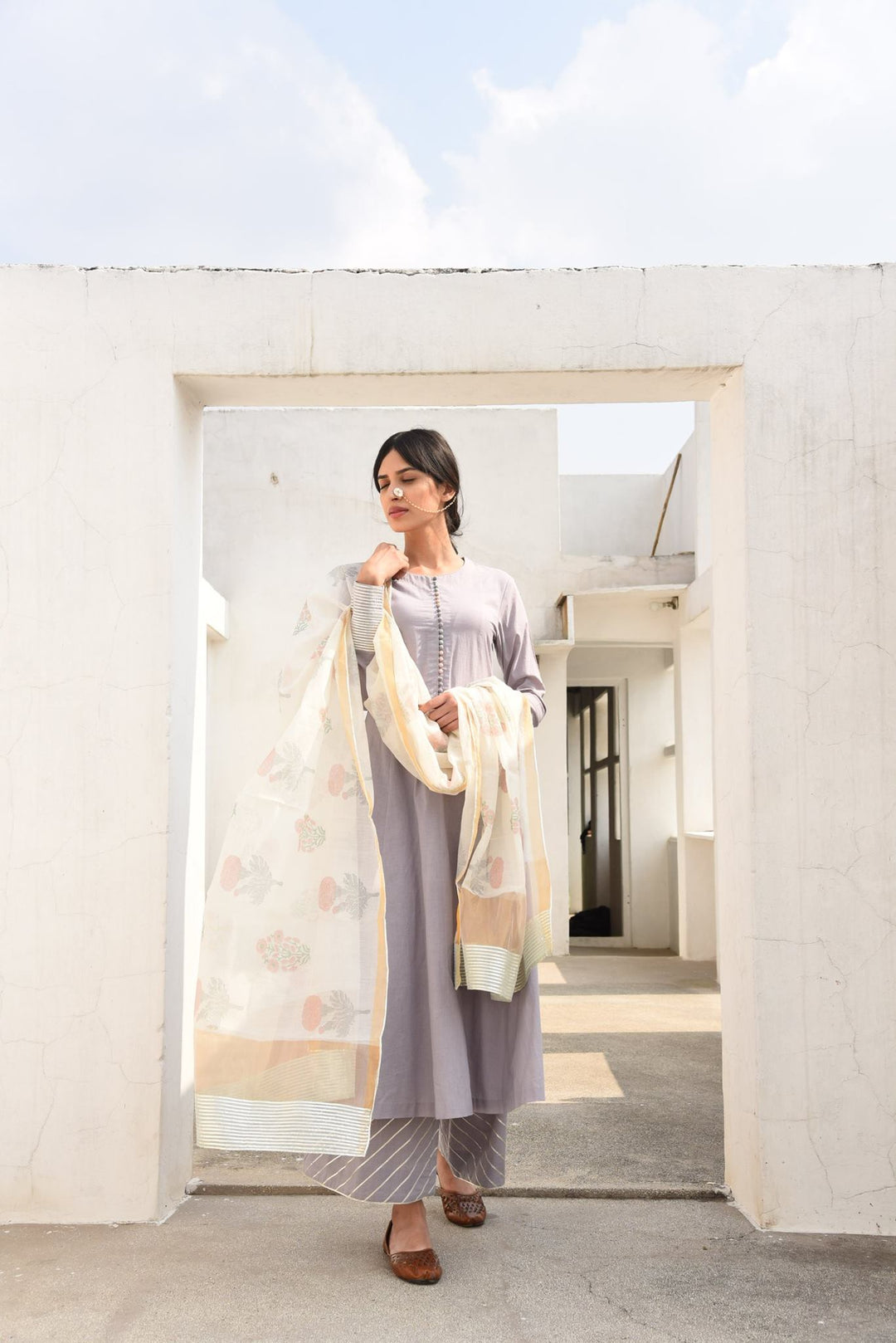 Grey Back Boota with Block Printed Chanderi Dupatta