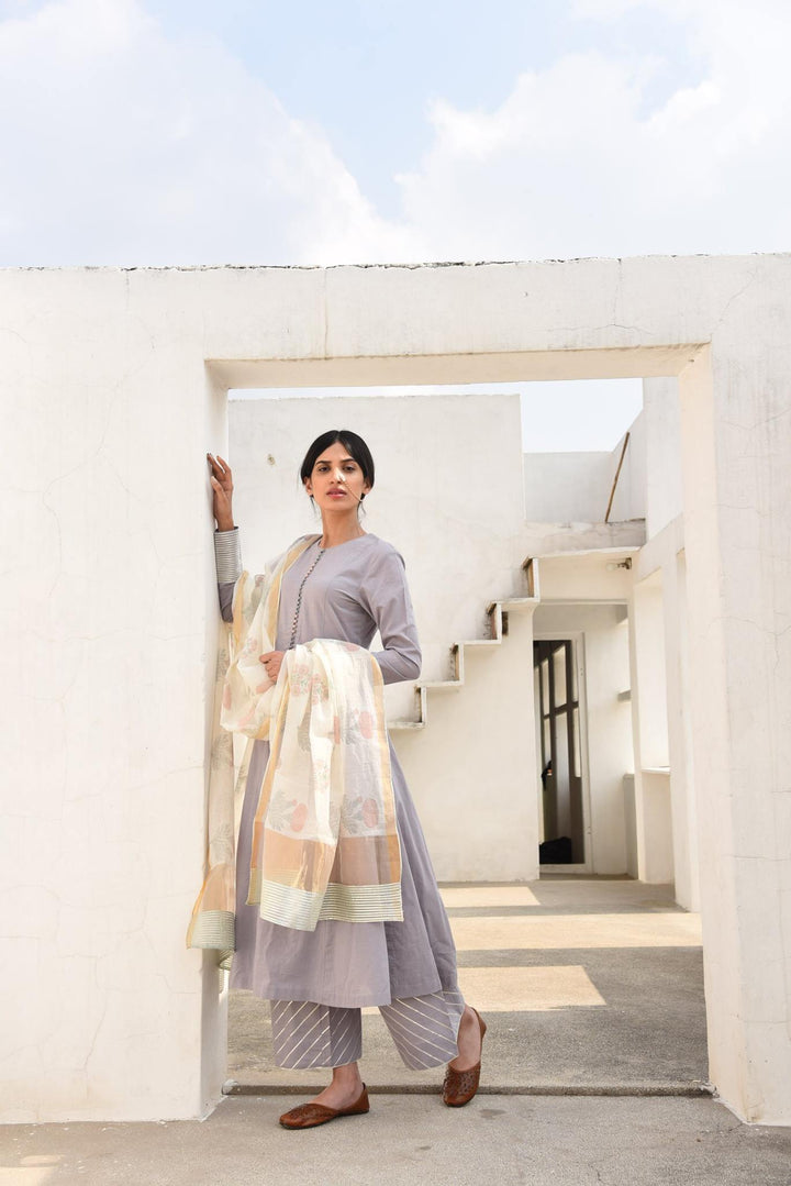 Grey Back Boota with Block Printed Chanderi Dupatta