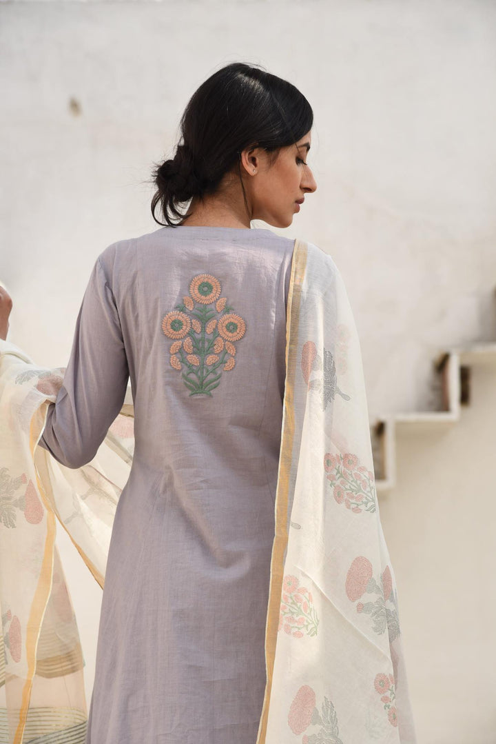 Grey Back Boota with Block Printed Chanderi Dupatta