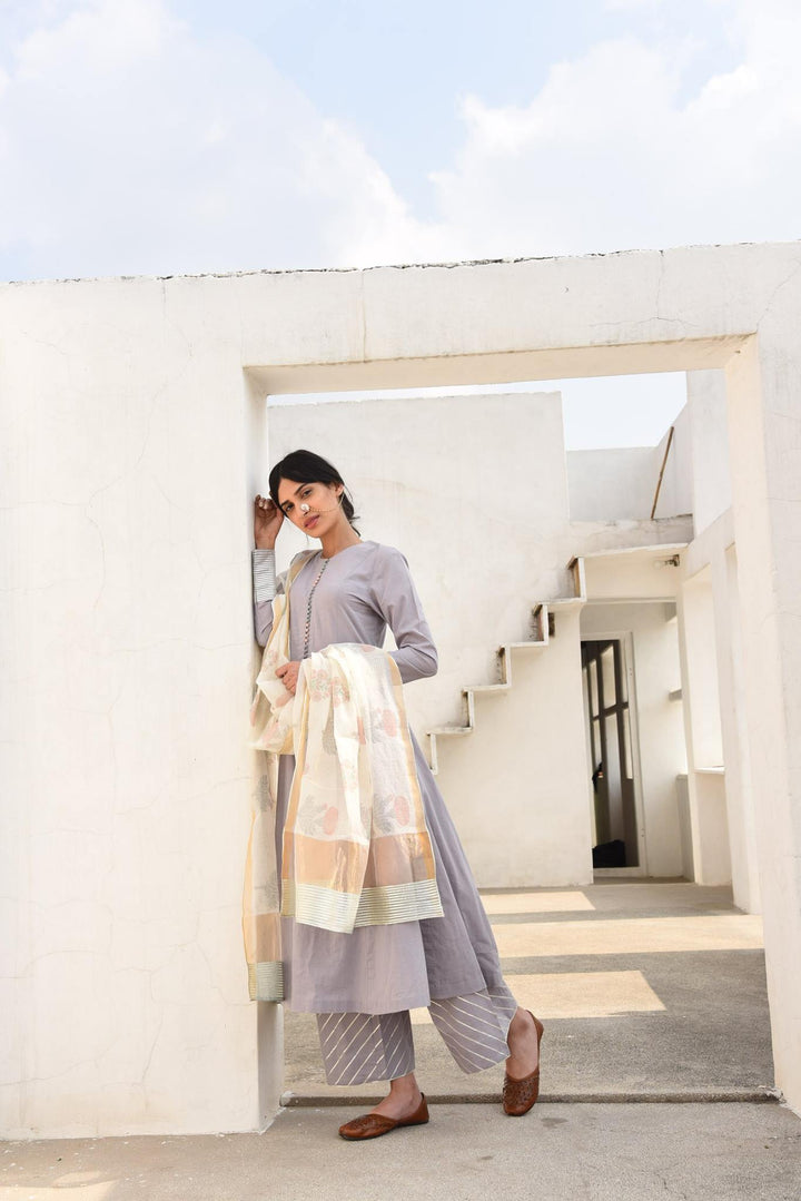 Grey Back Boota with Block Printed Chanderi Dupatta