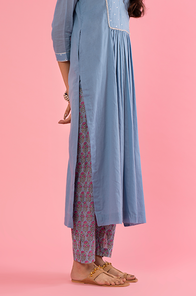 Ridhi Suri Kapaas (Blockprinted Cottons) Solid Blue Mukaish Kurta with hand block print Pants and Blue Printed Dupatta- Set of 3