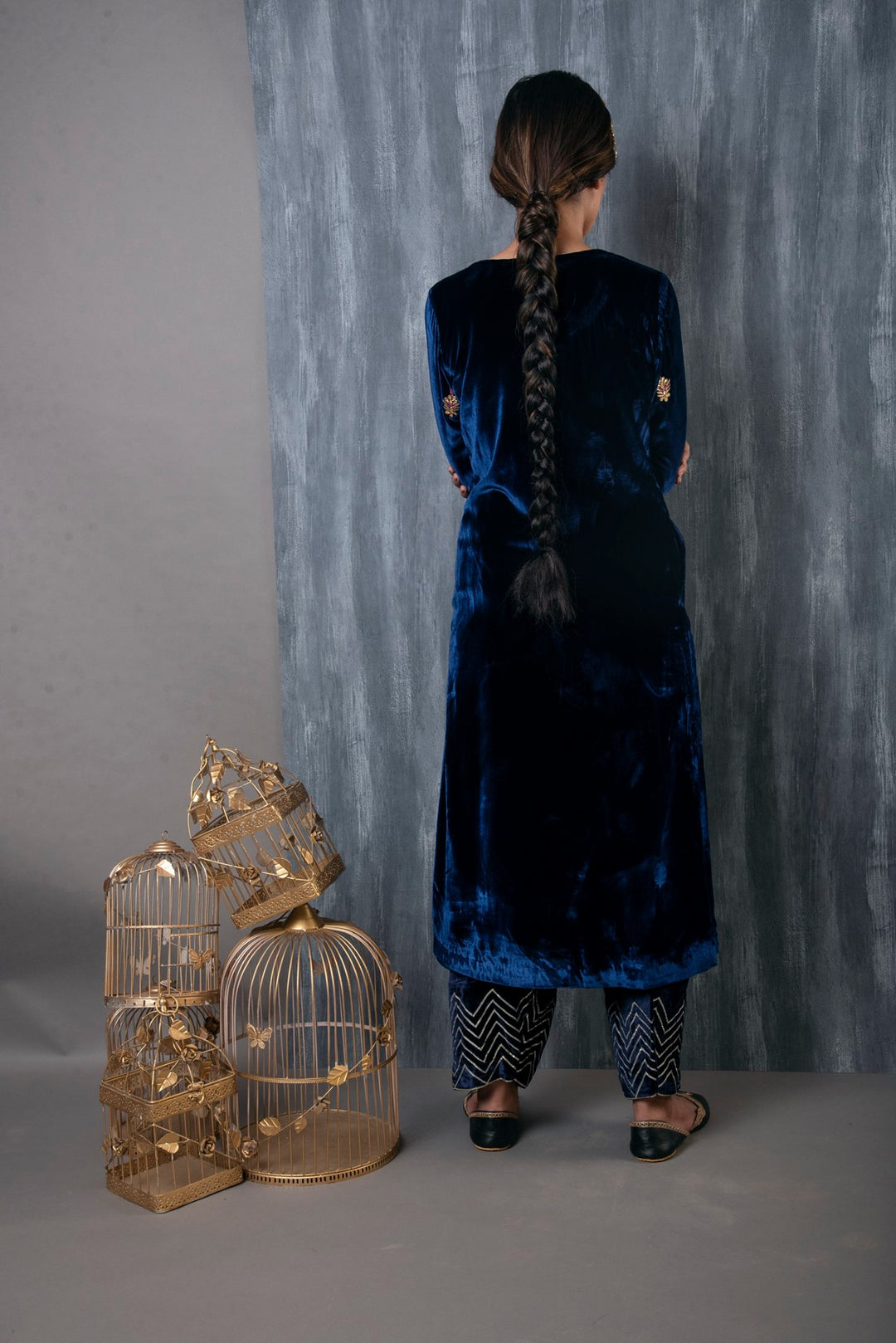 Ridhi Suri ZAR HAND EMBROIDERED VELVET SALWAR SET OF 3 WITH ORGANZA DUPATTA - MIDNIGHT BLUE