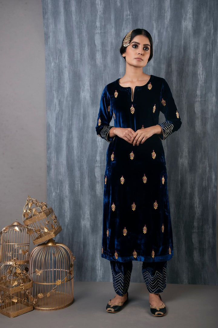 Ridhi Suri ZAR HAND EMBROIDERED VELVET SALWAR SET OF 3 WITH ORGANZA DUPATTA - MIDNIGHT BLUE