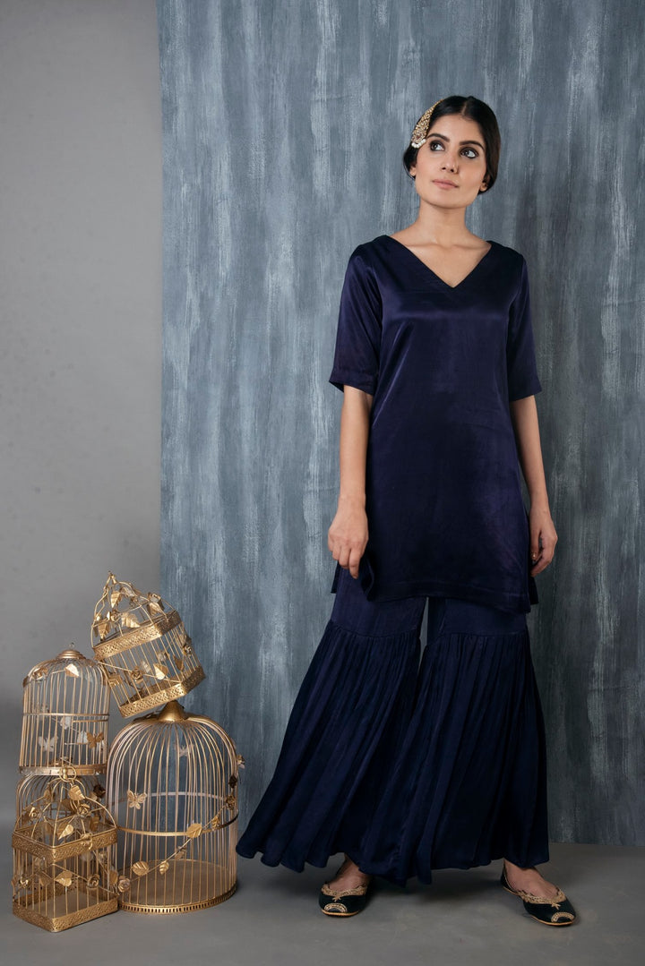 Ridhi Suri ZAR MASHRU GARARA SET OF 3 WITH FOIL PRINTED VELVET SHAWL -MIDNIGHT BLUE