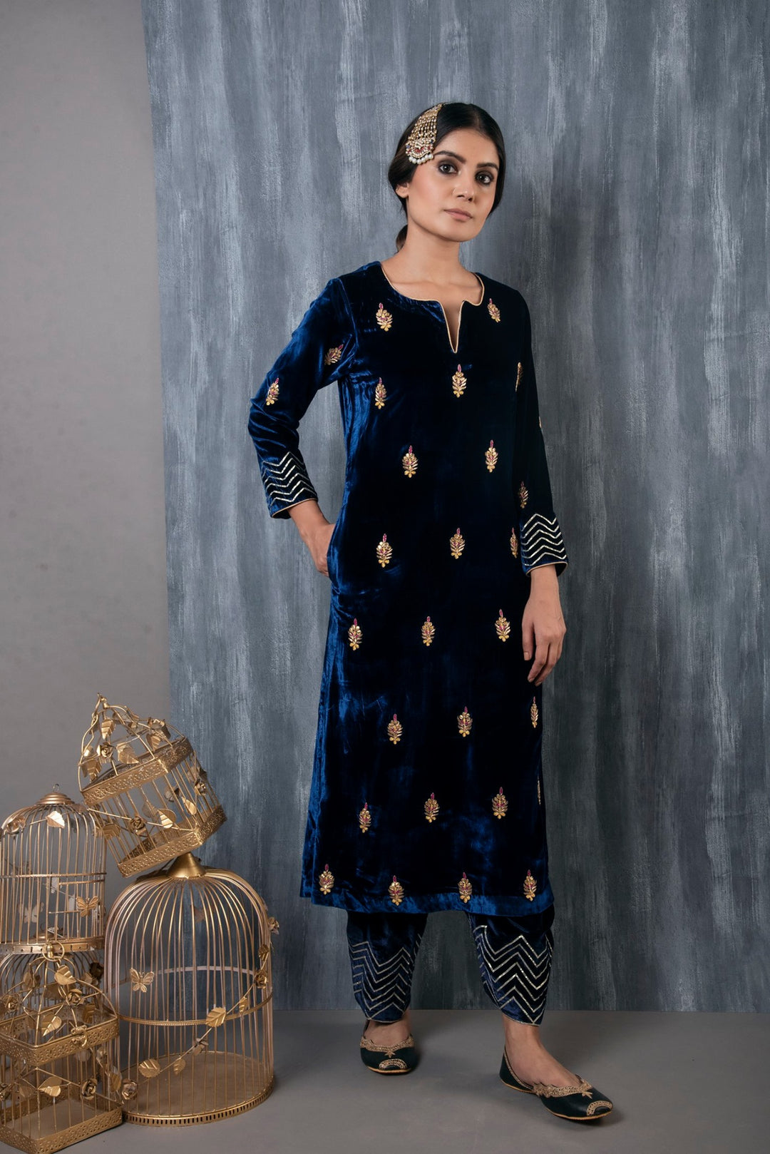 Ridhi Suri ZAR HAND EMBROIDERED VELVET SALWAR SET OF 3 WITH ORGANZA DUPATTA - MIDNIGHT BLUE