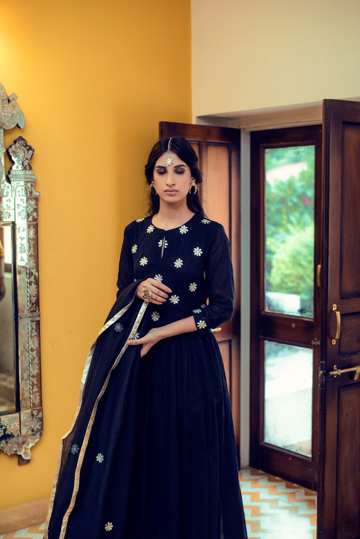 Ridhi Suri AAFREEN FLOWER GOTA YOKE GATHER DROP WAIST GATHER ANARKALI SET 0F 3 - BLACK