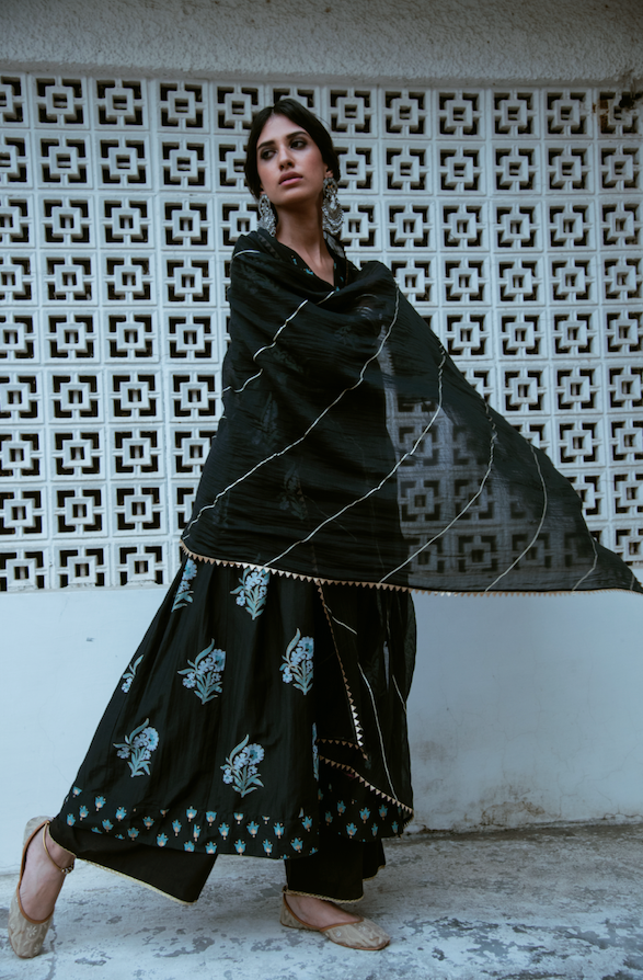 Ridhi Suri AAFREEN BLACK BLOCK PRINTED LONG KURTA PALAZZO SET