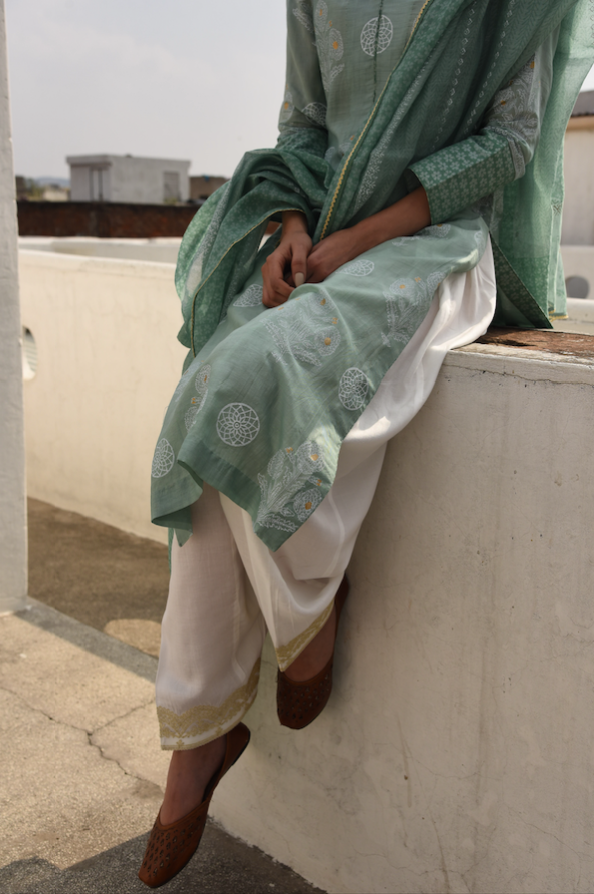 MINT GREEN COTTON SILK SUIT SET WITH CHANDERI DUPATTA - SET 0F 3